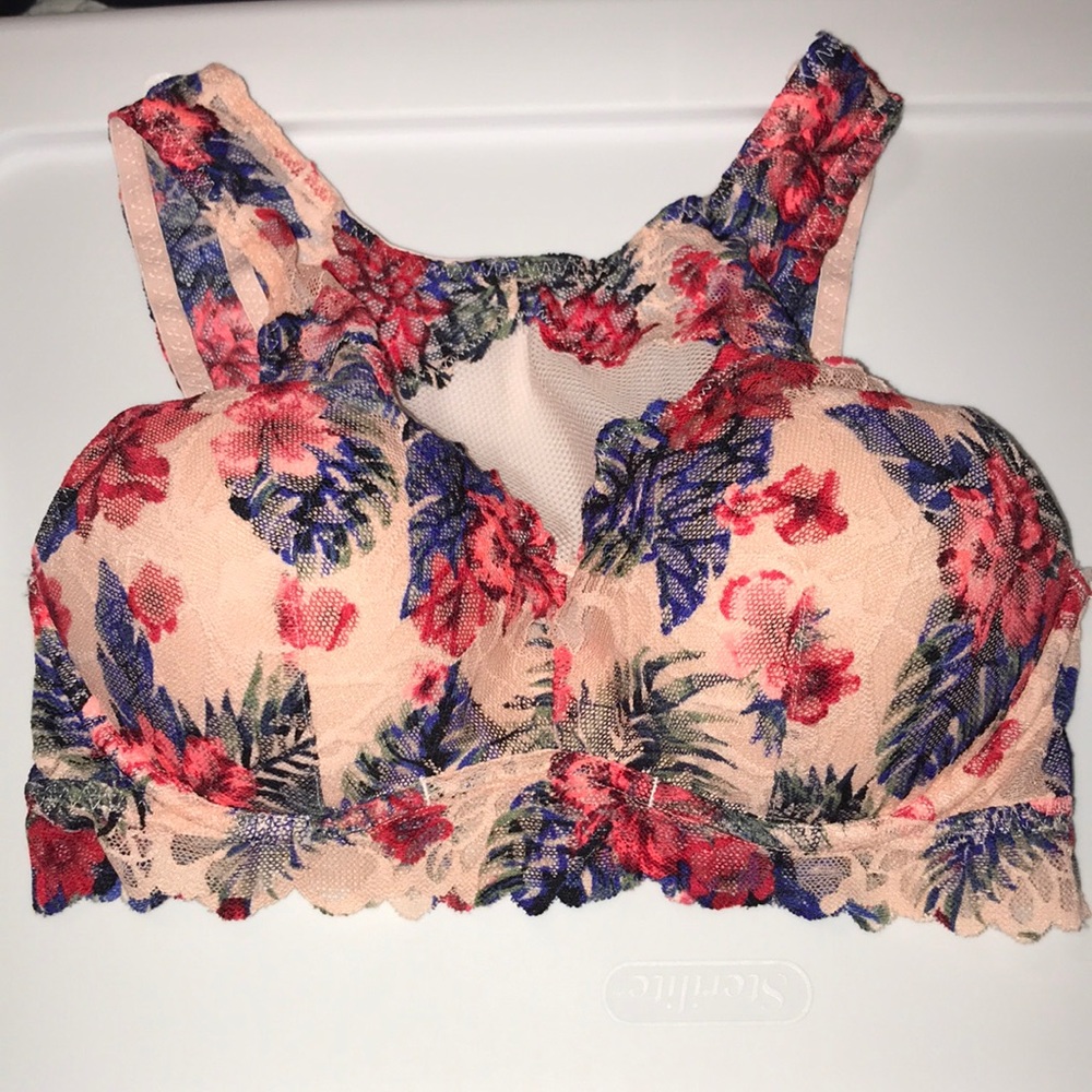 Beautiful Victoria’s Secret Pink Bra